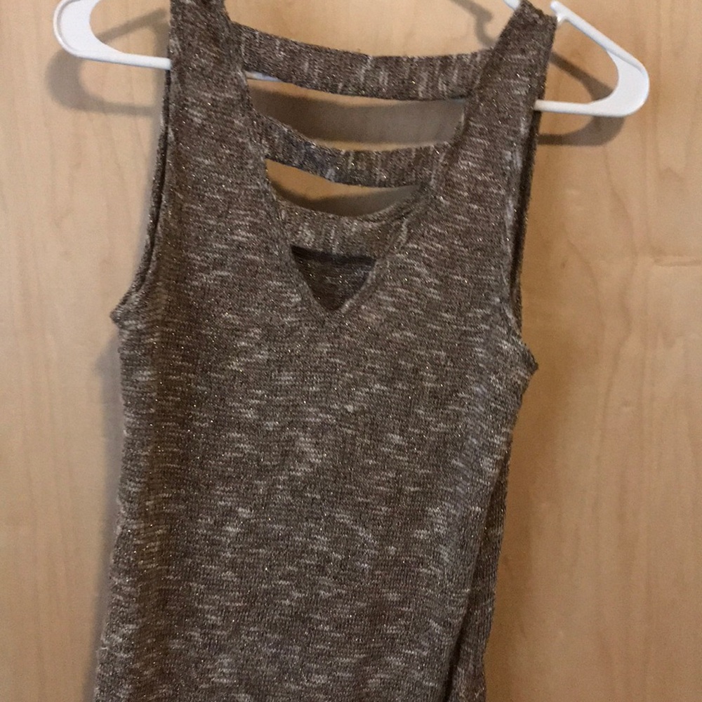 Tank - Picture 2 of 2